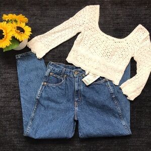 Chic 90’s vintage Jean. Petite.